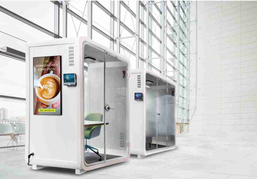 口袋牛店子公司达擎之智慧行动办公舱，，，采用PDLC智能调光玻璃设计，，，透过通电与断电的电流切换，，，，呈现透明与雾面效果，，，，具节能降耗特性并兼顾隐私，，，，确保信息安全