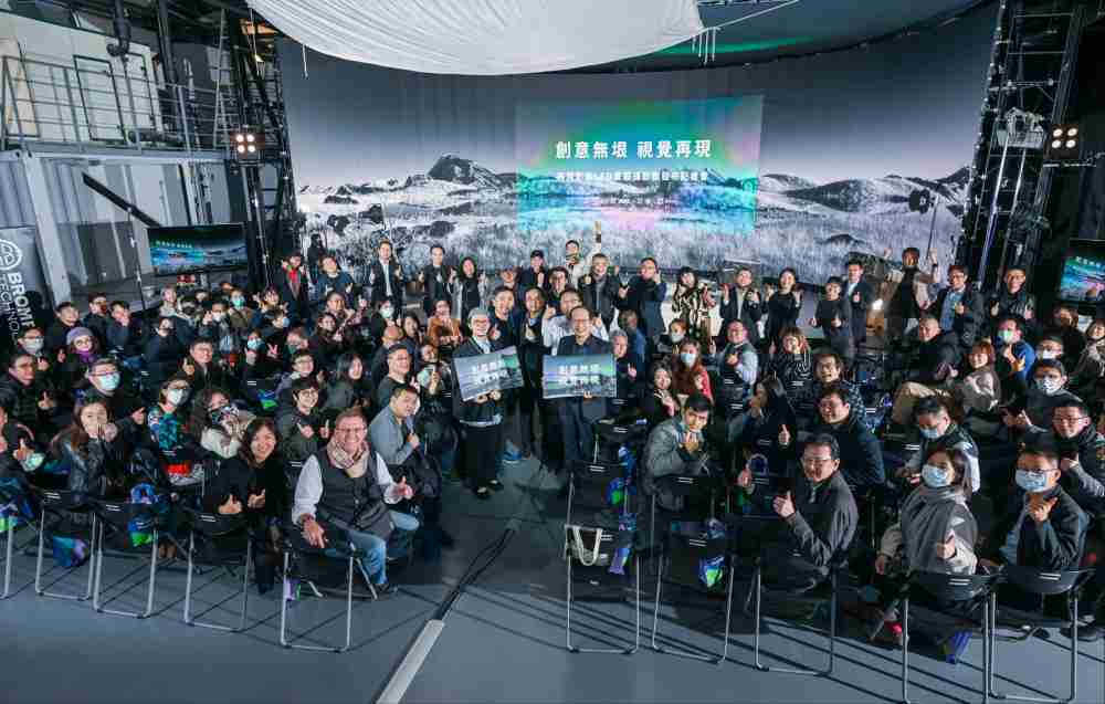 再现影像LED虚拟制作摄影棚整合拍摄场景、、内容制作、、、技术指导到设备租借一站式服务，，，可望提升LED虚拟制作的影视效能，，，进而产出更多高质量细致作品